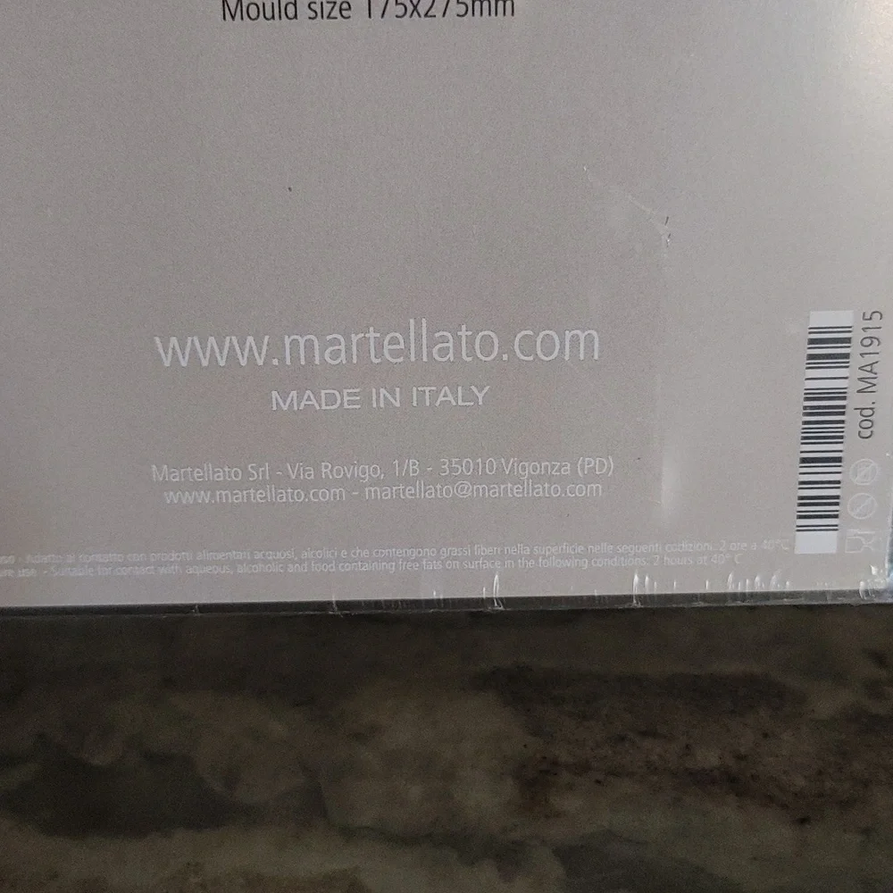 NWTs Martellato Snack Pyramid Molds